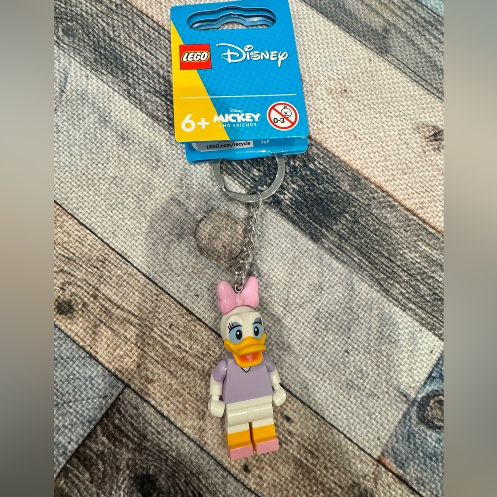 LEGO Disney Daisy Duck Minifigure Keychain New